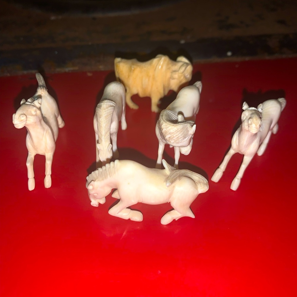 Antique Hand Carved Chinese Horse Figurines And Buffalo